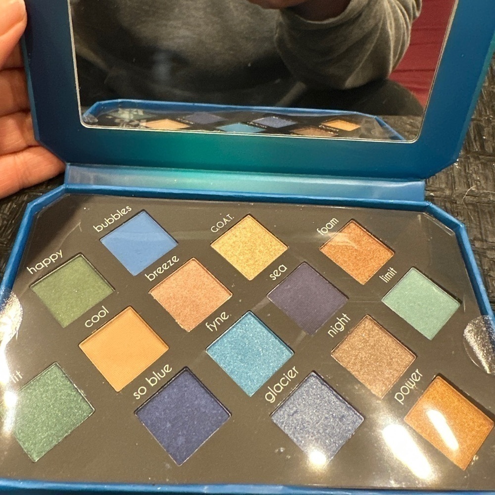 So Wavy Eyeshadow Palette 14 Colors Color Central New